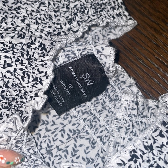 Something Navy Black White Floral Jumpsuit NWOT Girls Size 18 Months - Picture 4 of 6